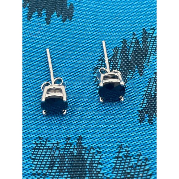 Sterling Silver Stud Earrings With Black Stones - 925 Silver Jewelry For Women - Picture 1 of 2